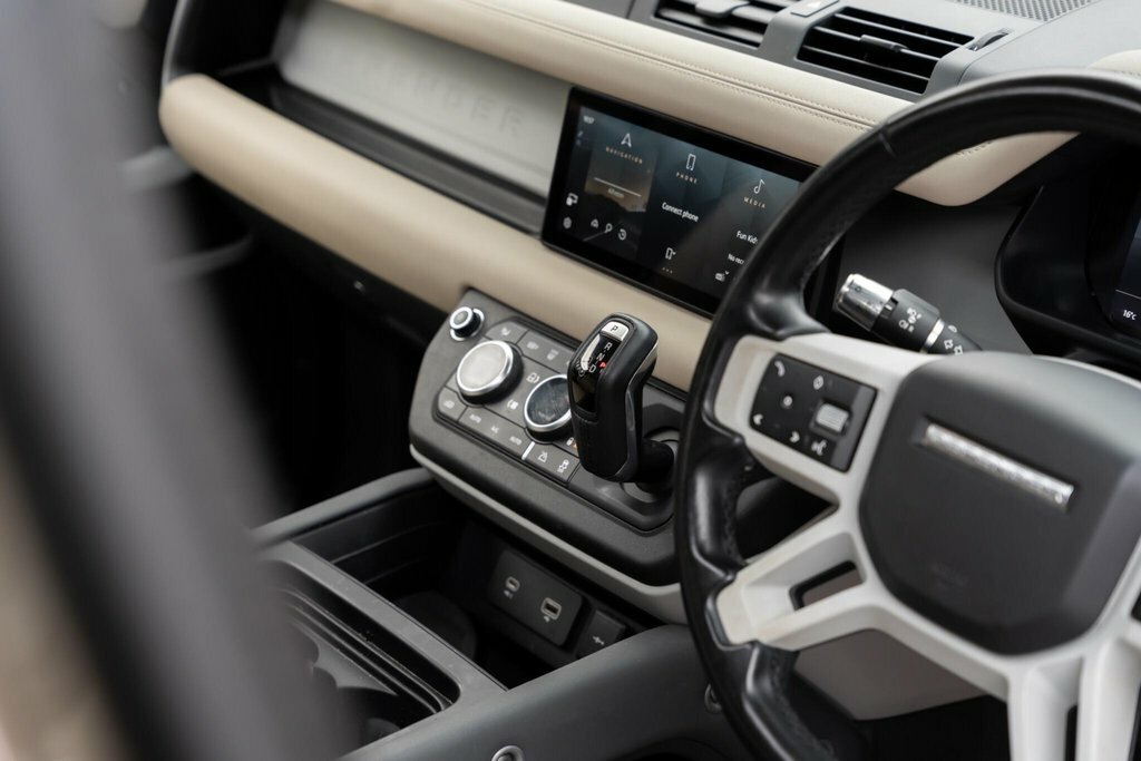 Land Rover Defender 110 First Edition Brown #38