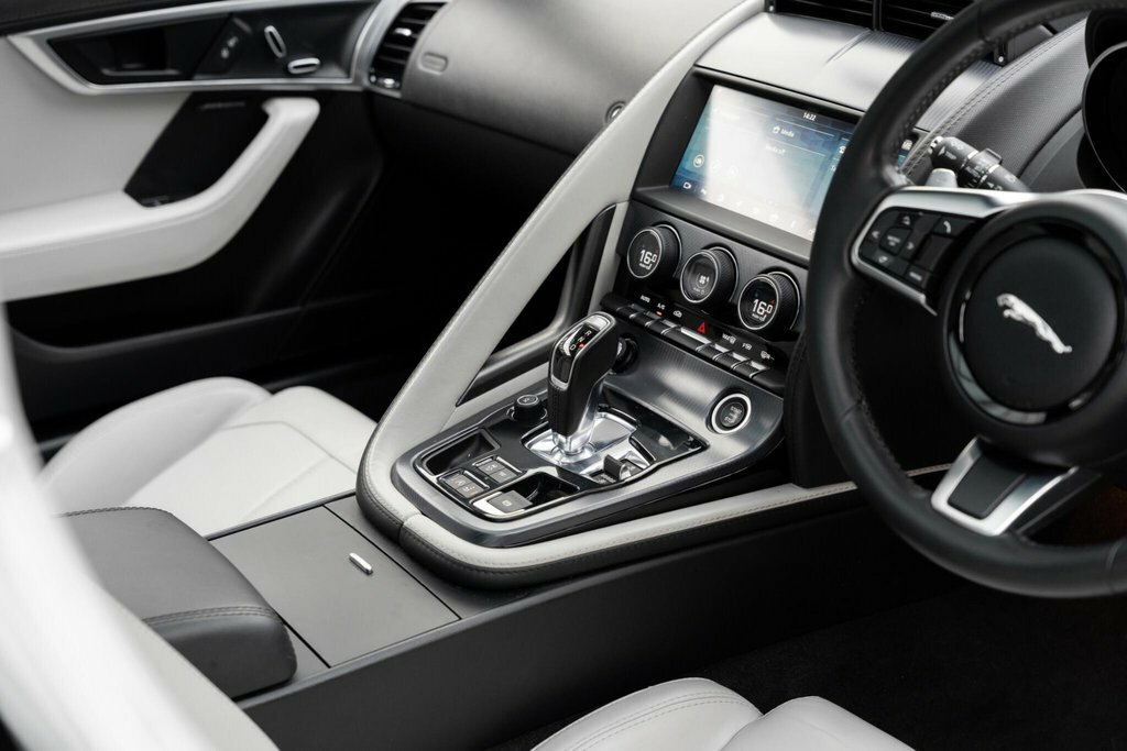 Jaguar F-Type 2017 17 3.0 Black #20