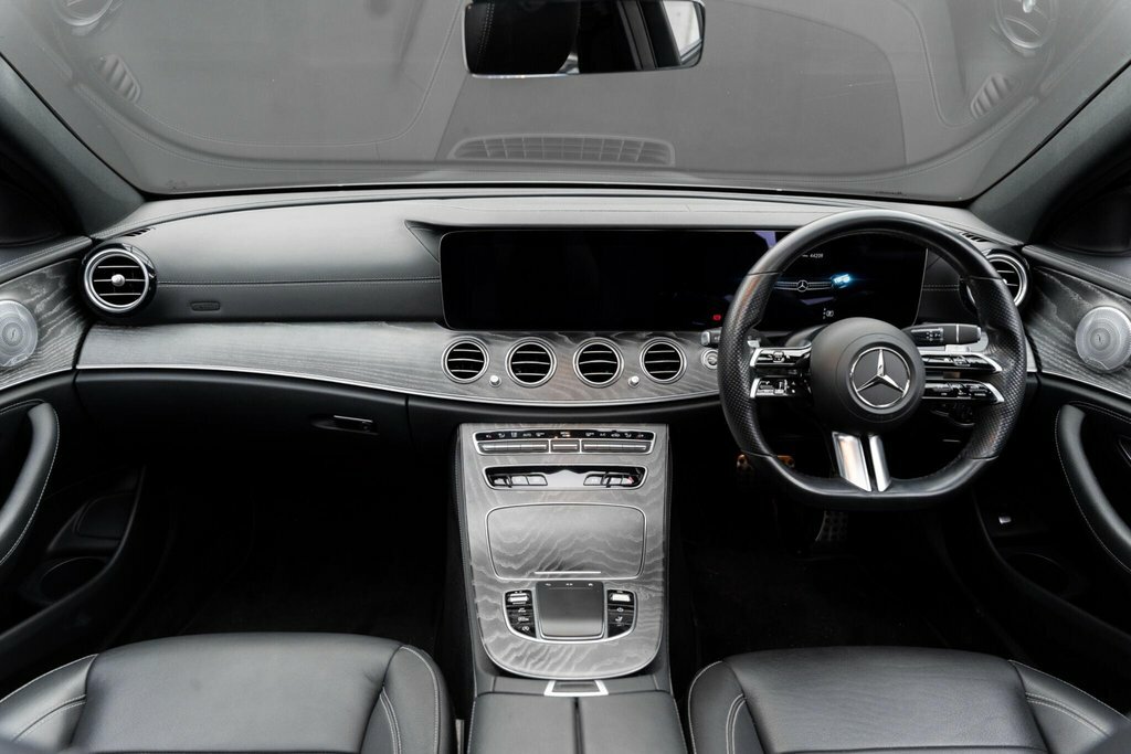 Mercedes-Benz E Class E 300 Amg Line Edition De Red #30