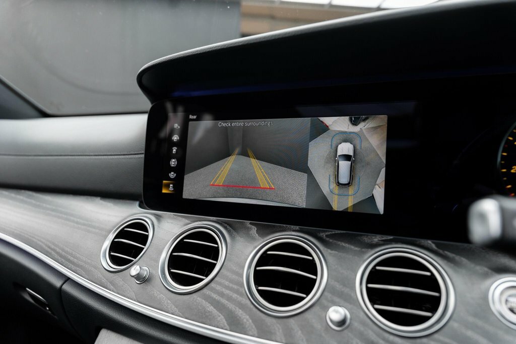 Mercedes-Benz E Class E 300 Amg Line Edition De Red #14