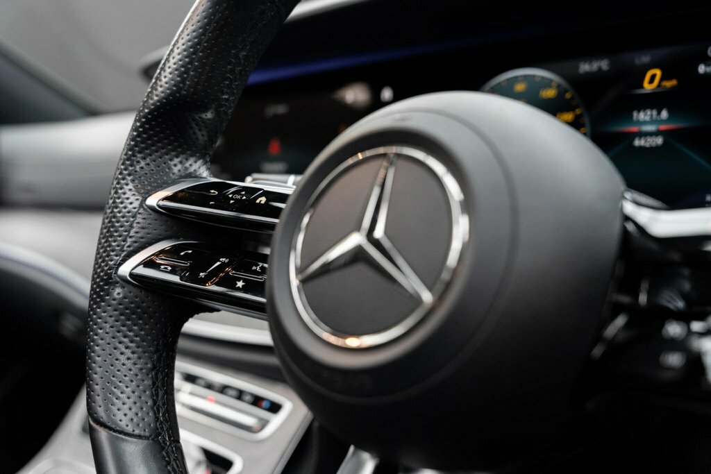Mercedes-Benz E Class E 300 Amg Line Edition De Red #28