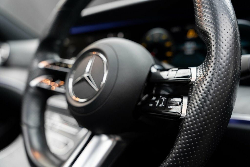 Mercedes-Benz E Class E 300 Amg Line Edition De Red #24