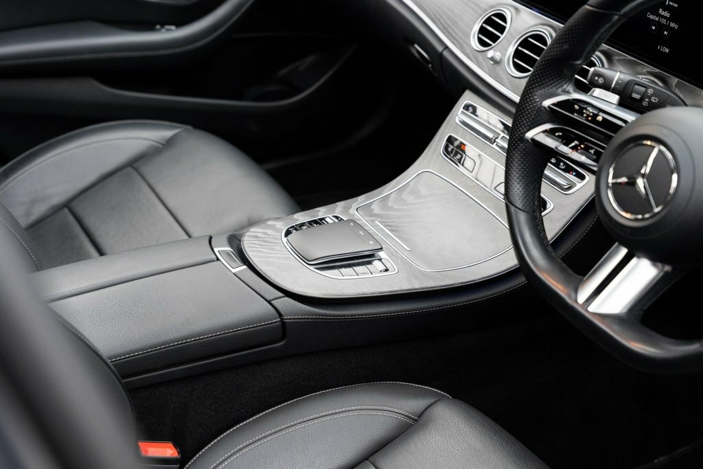 Mercedes-Benz E Class E 300 Amg Line Edition De Red #22