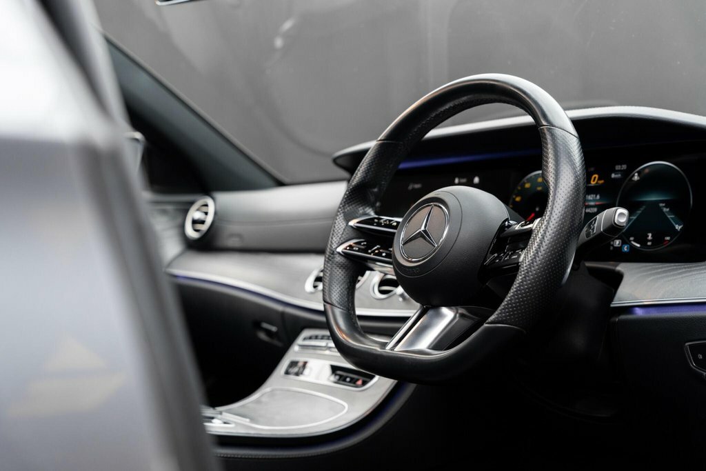 Mercedes-Benz E Class E 300 Amg Line Edition De Red #20