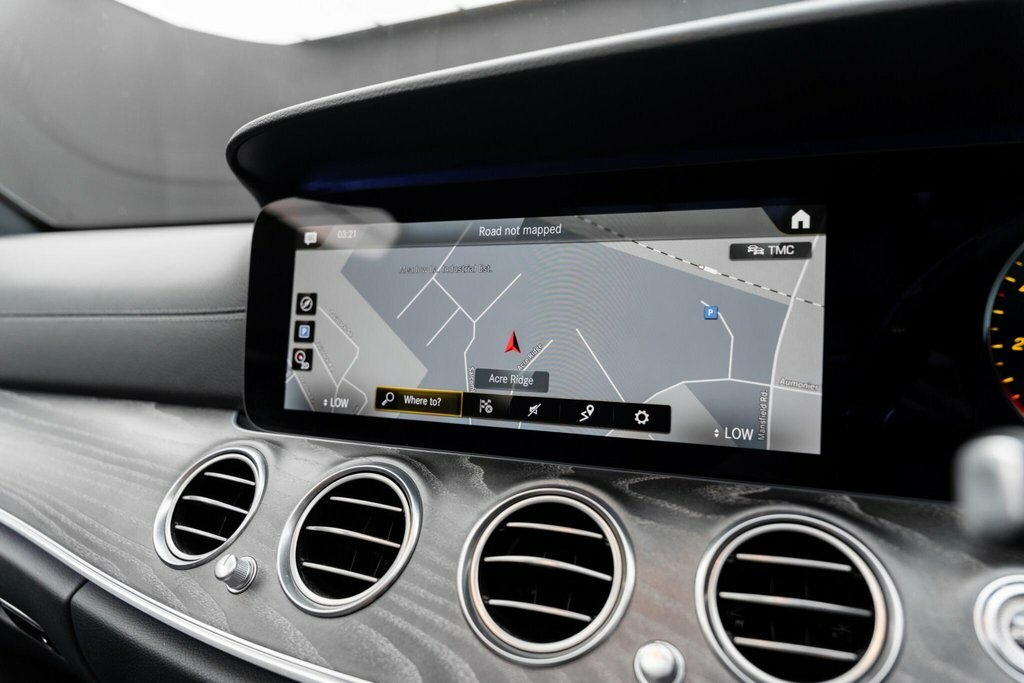 Mercedes-Benz E Class E 300 Amg Line Edition De Red #44