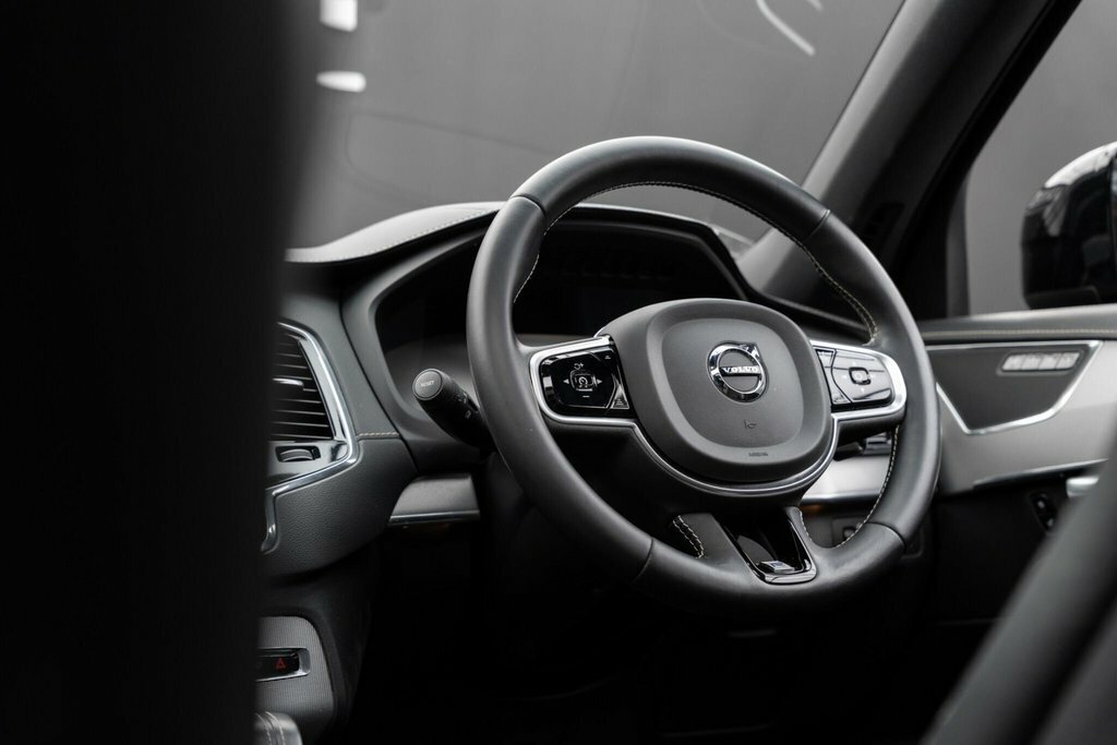 Volvo XC90 Inscription B5 #38