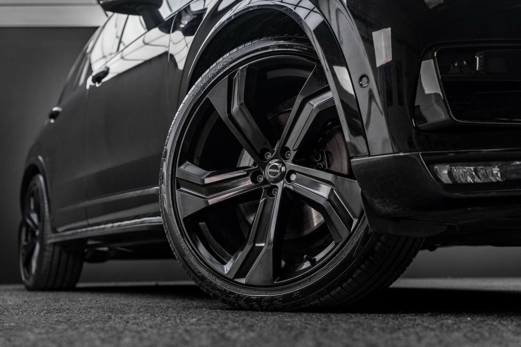 Volvo XC90 Inscription B5 #29