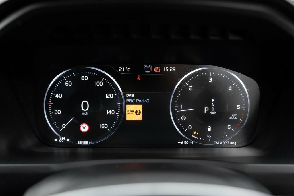 Volvo XC90 Inscription B5 #46