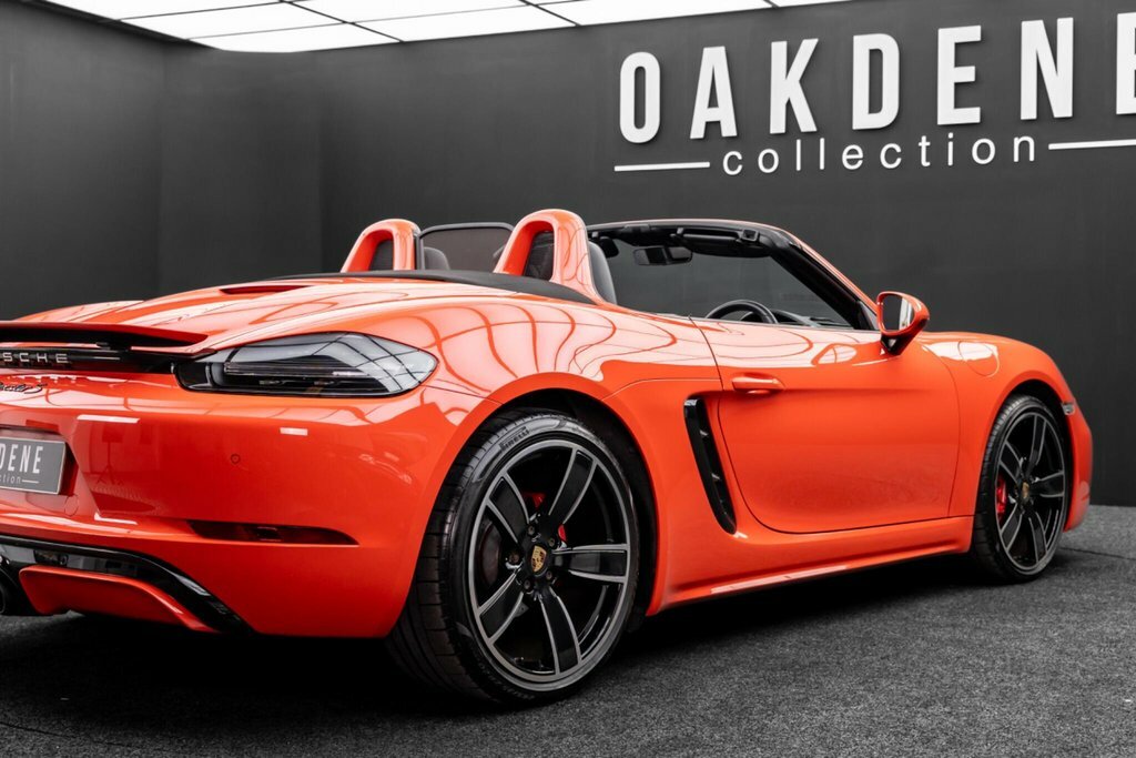 Porsche 718 Boxster Boxster Roadster 2.0 Silver #23