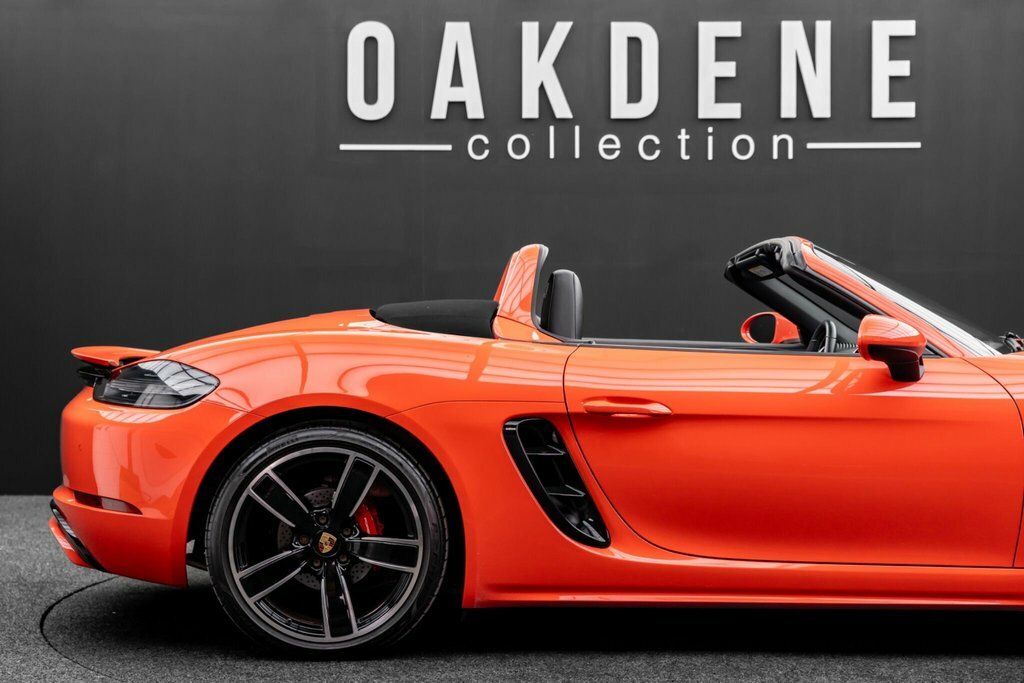 Porsche 718 Boxster Boxster Roadster 2.0 Silver #38