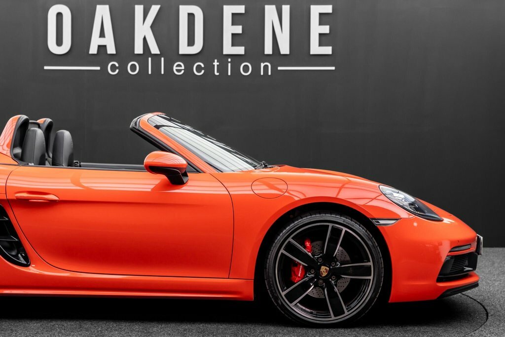 Porsche 718 Boxster Boxster Roadster 2.0 Silver #39