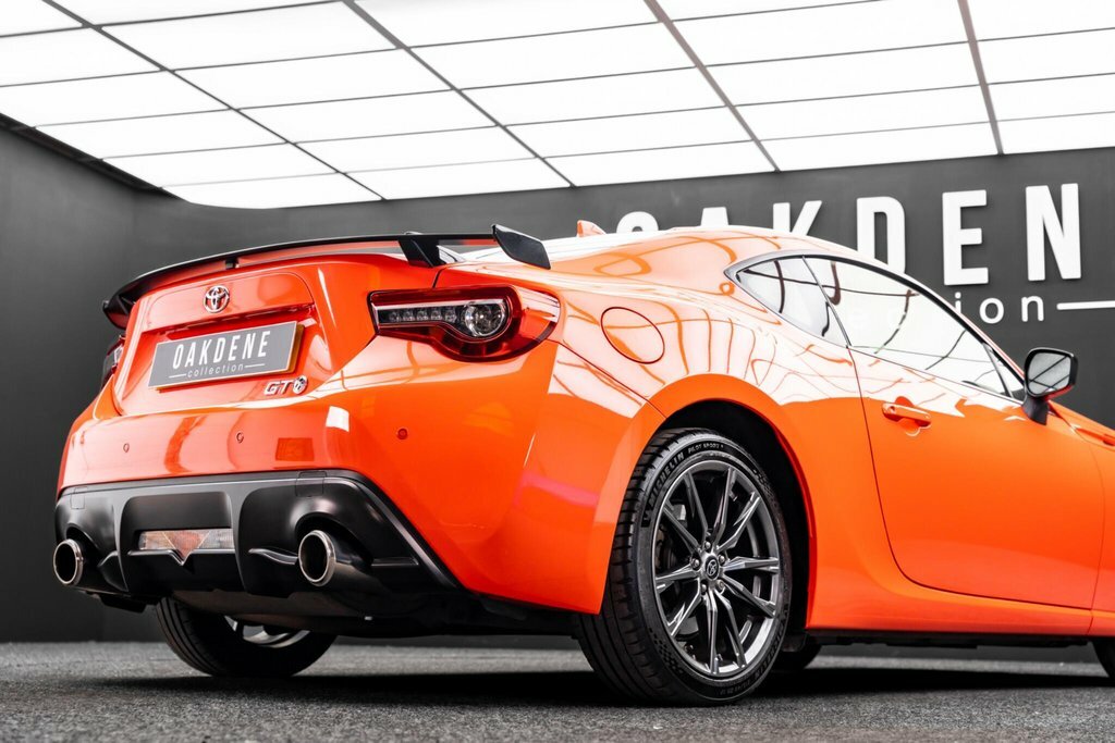 Toyota GT86 2.0 D-4s Pro White #14