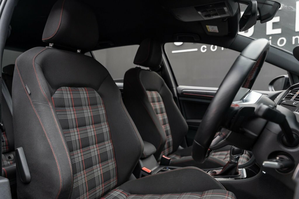 Volkswagen Golf 2.0 Tsi Gti Performance Dsg Euro 6 Ss YJ67DHB Black #5