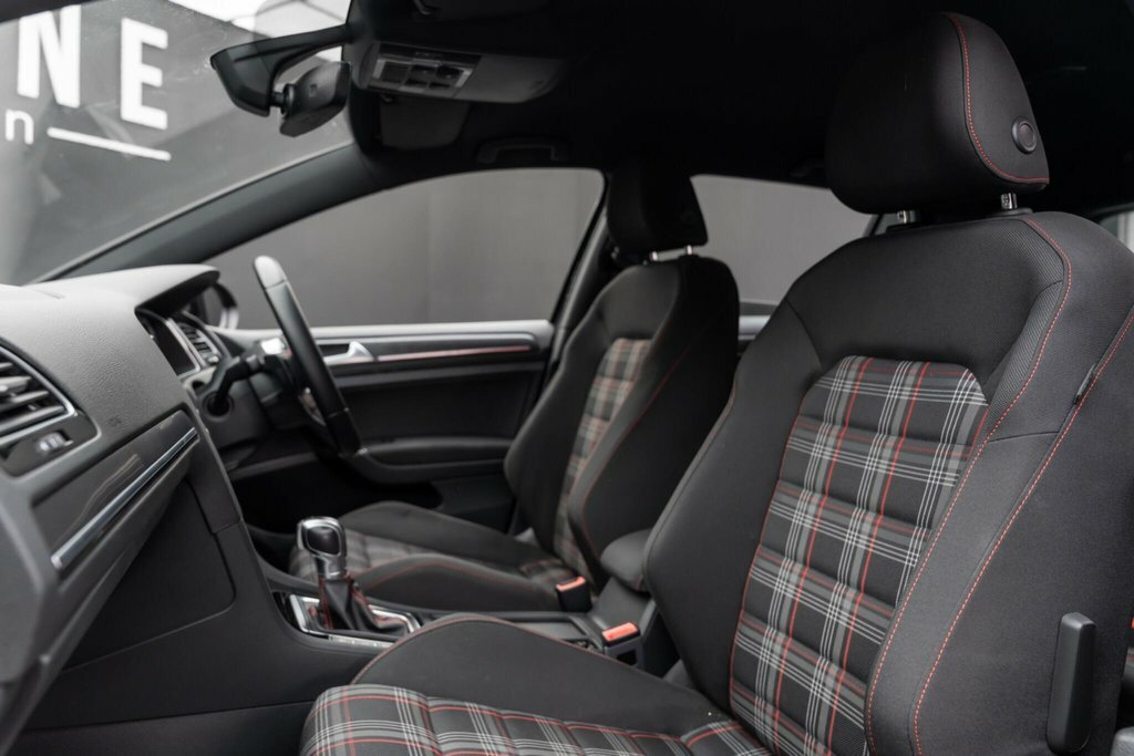 Volkswagen Golf 2.0 Tsi Gti Performance Dsg Euro 6 Ss YJ67DHB Black #2