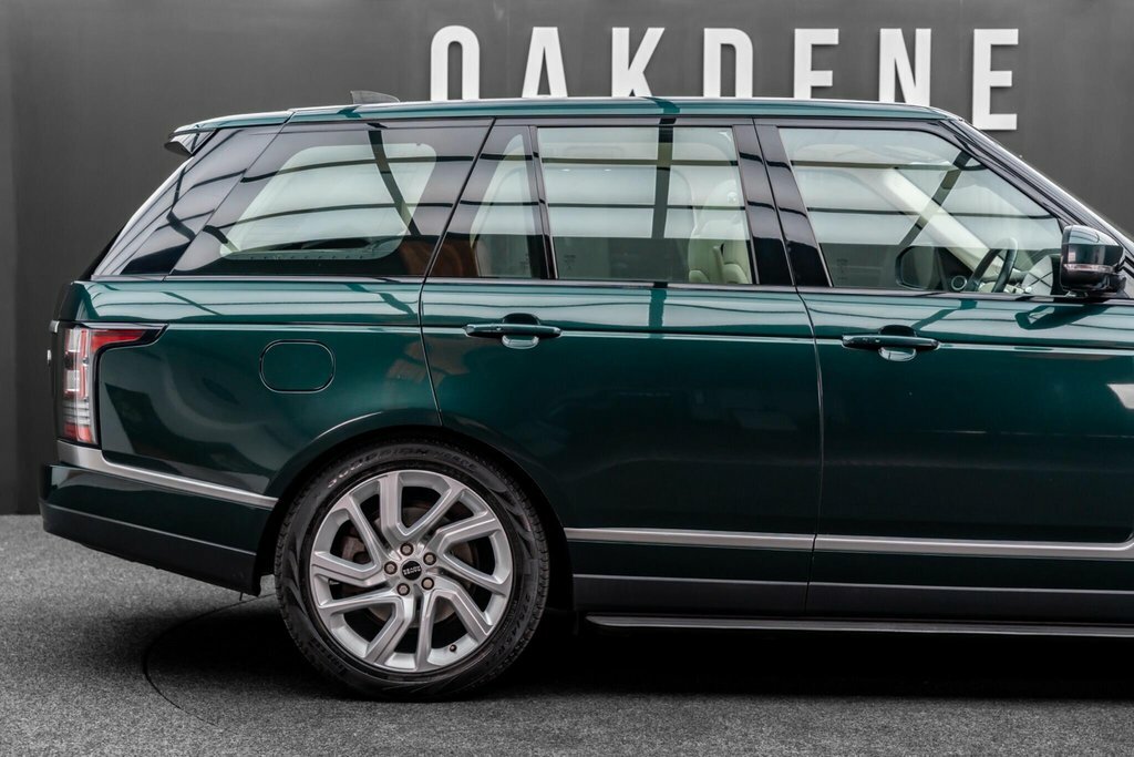 Land Rover Range Rover 3.0 Tdv6 Vogue Black #38