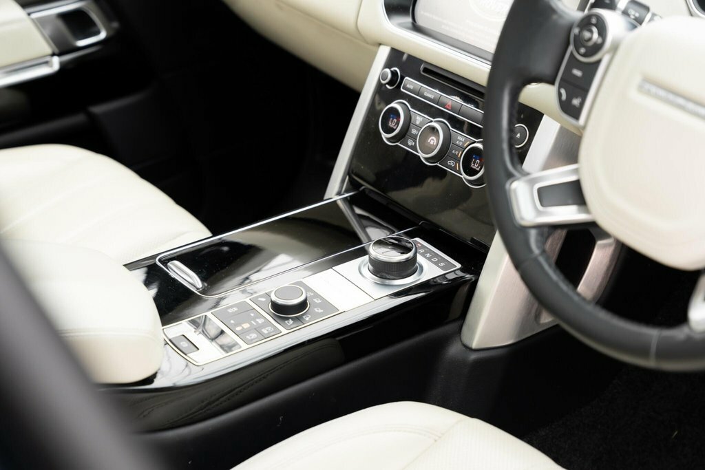 Land Rover Range Rover 3.0 Tdv6 Vogue Black #31