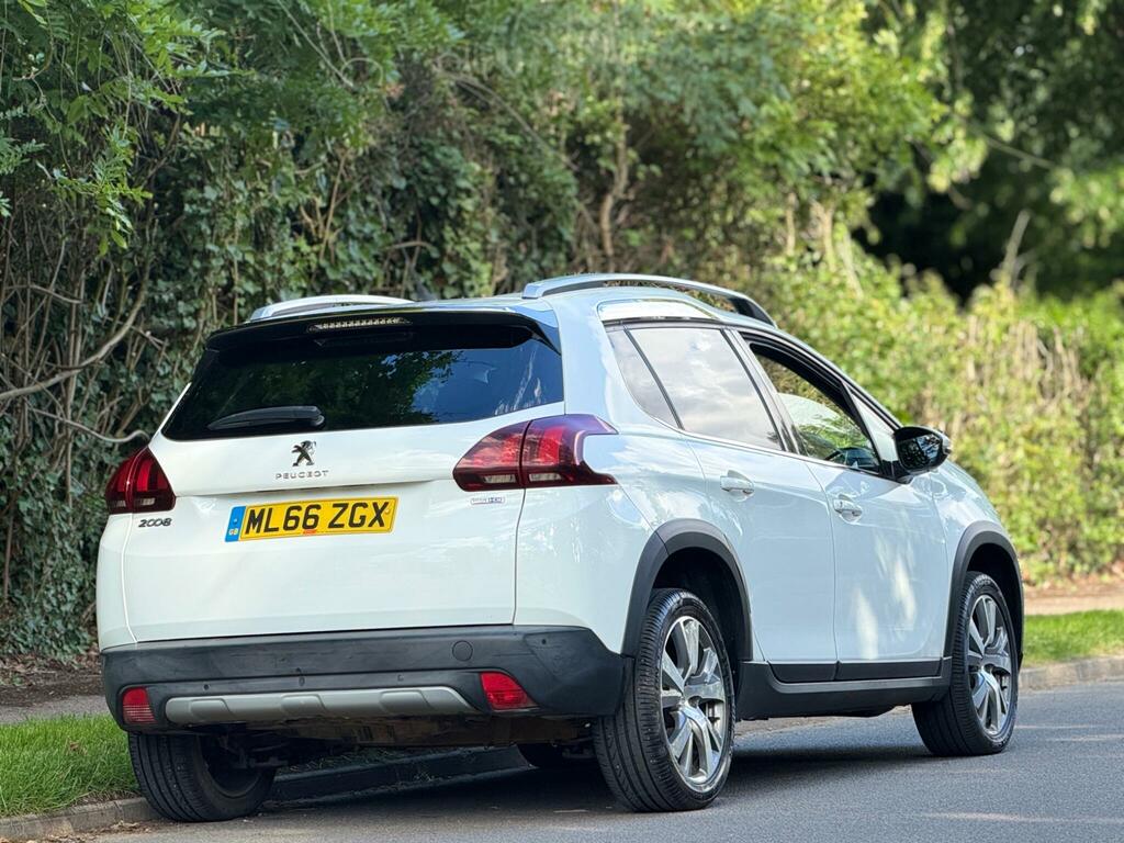Peugeot 2008 Allure White #2