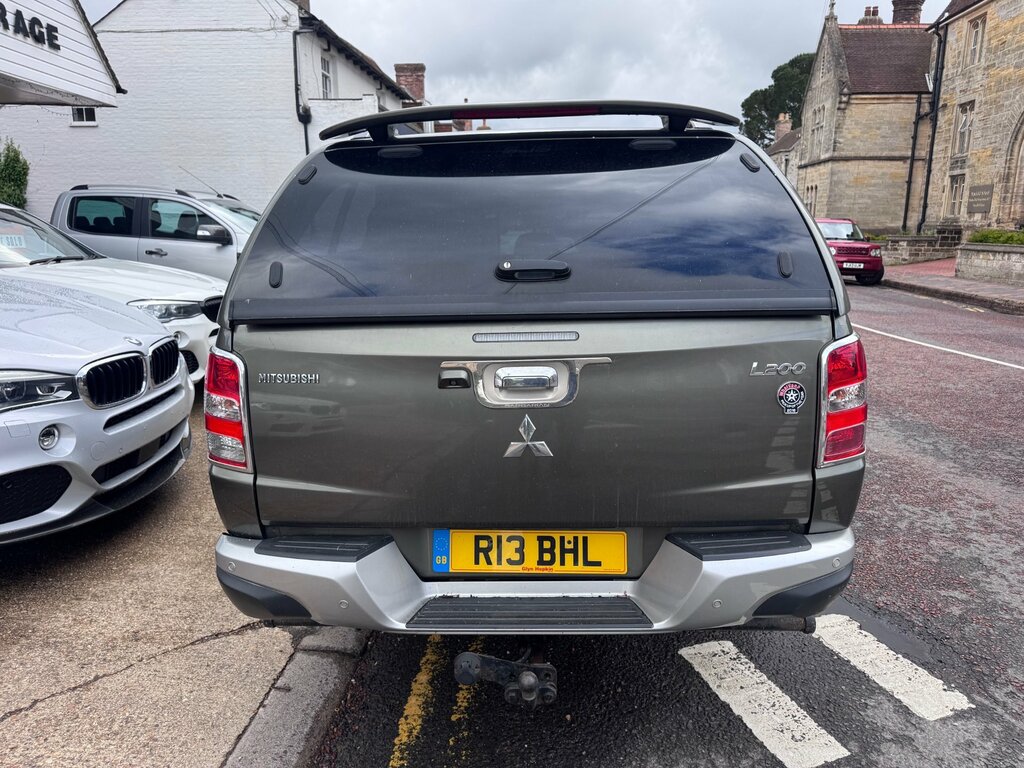 Mitsubishi L200 2.4 Di-d Dc Barbarian Pickup Double Cab Green #5