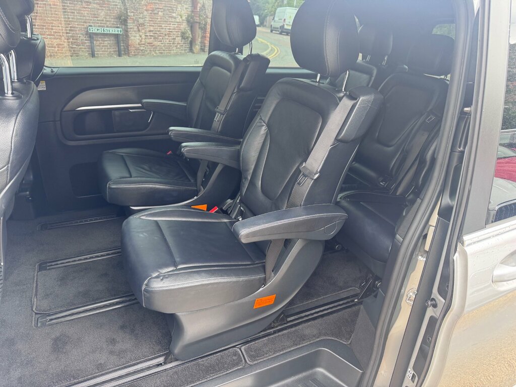 Mercedes-Benz V Class Sport Black #10