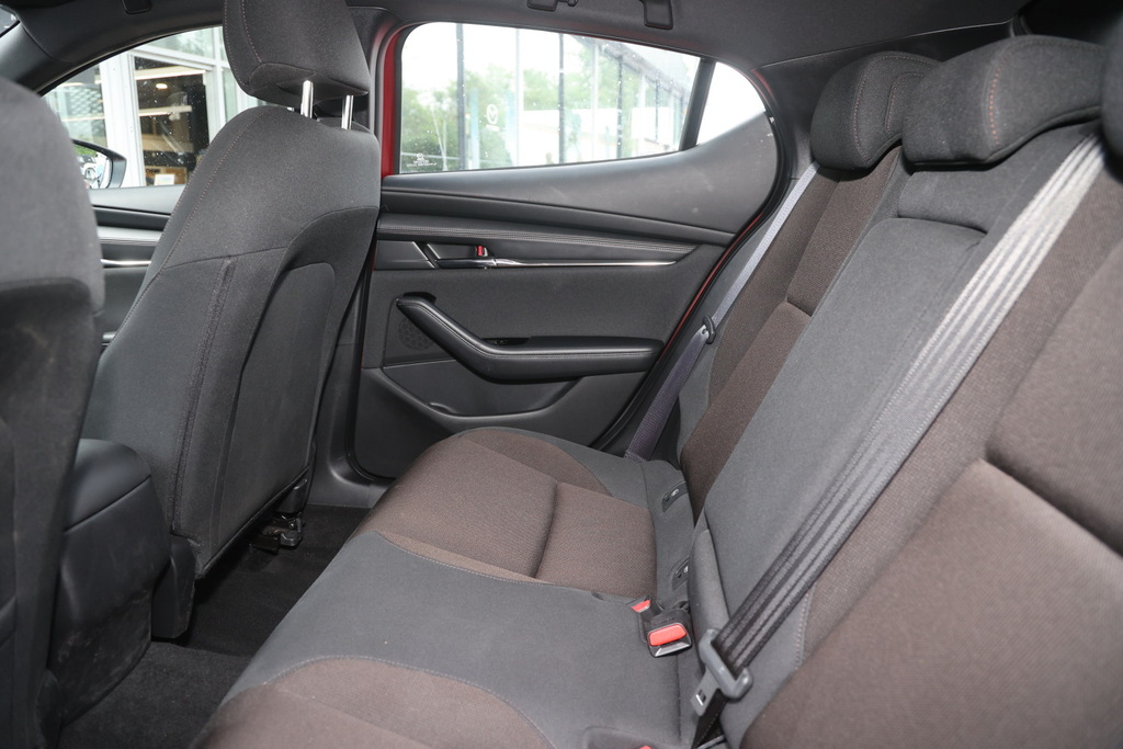 Mazda 3 2.0 E-skyactiv G Mhev Se-l Lux Red #6