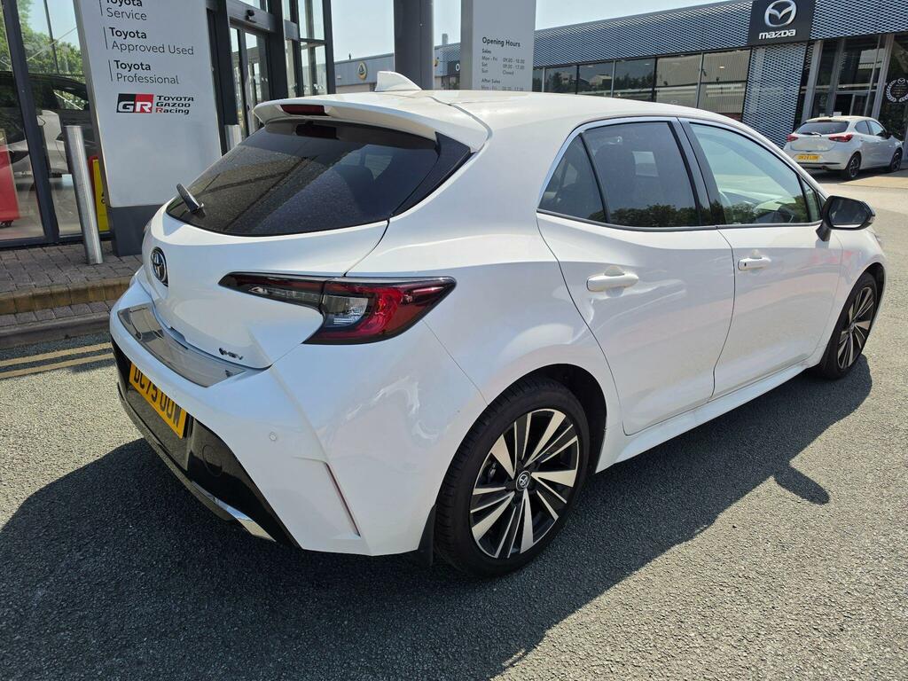 Toyota Corolla 1.8 Hybrid Design Cvt DC75OOW White #3