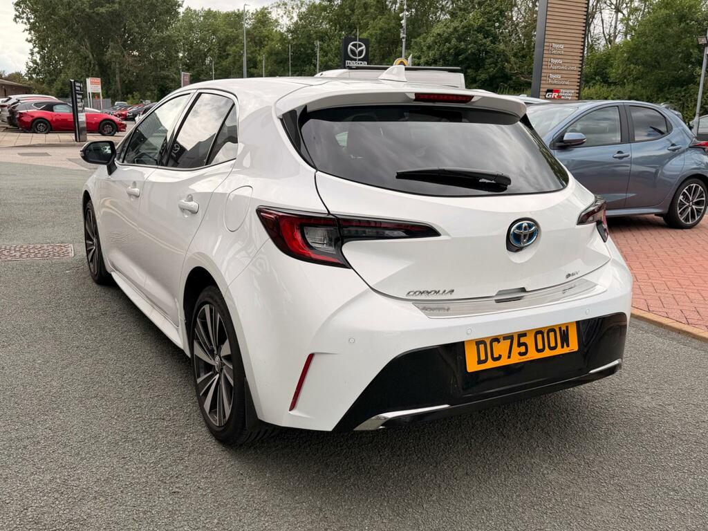 Toyota Corolla 1.8 Hybrid Design Cvt White #3