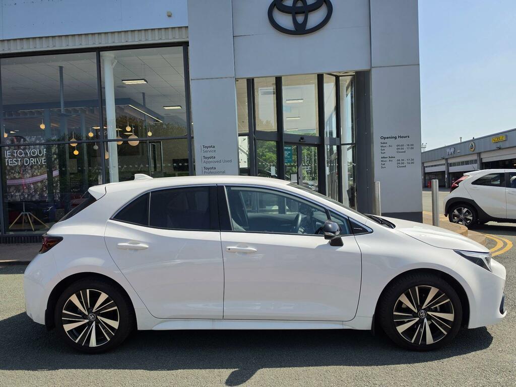 Toyota Corolla 1.8 Hybrid Design Cvt DC75OOW White #2