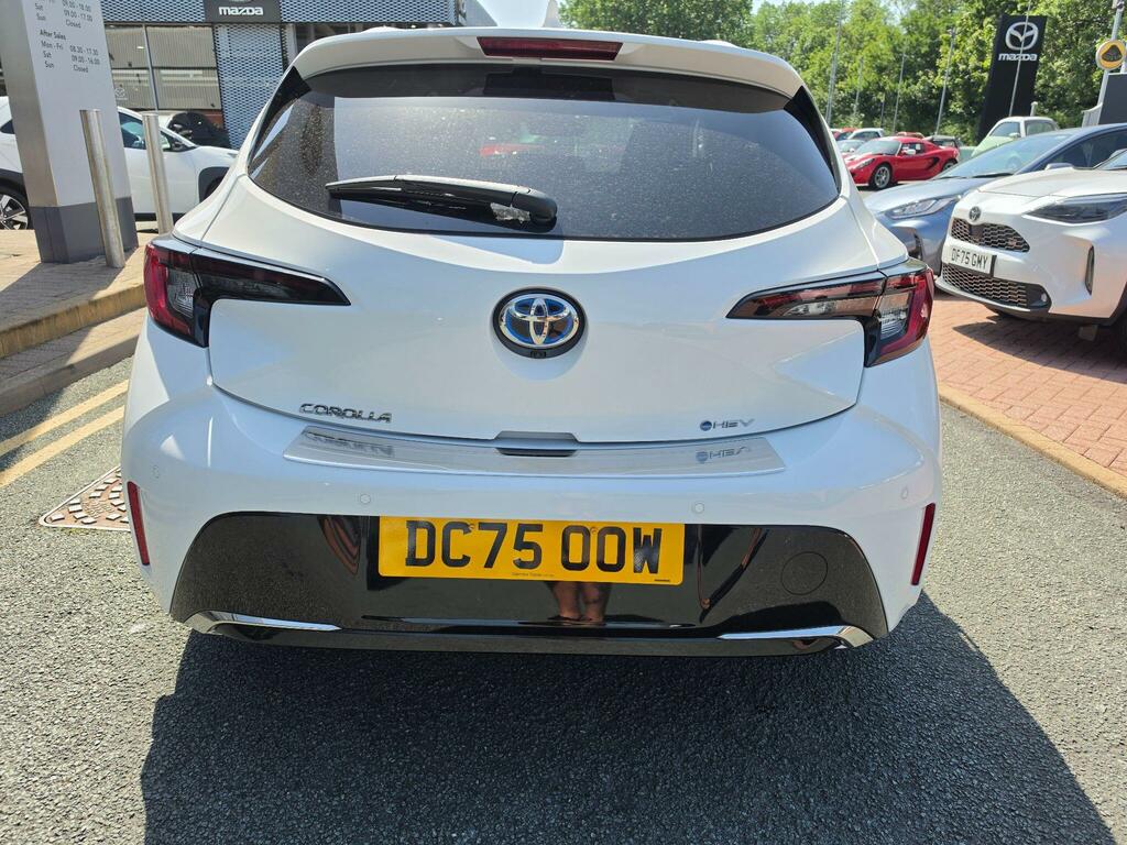 Toyota Corolla 1.8 Hybrid Design Cvt DC75OOW White #4