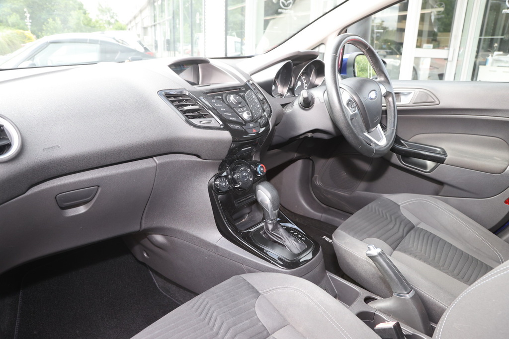 Ford Fiesta 1.6 Zetec Powershift PX64YCV Blue #2