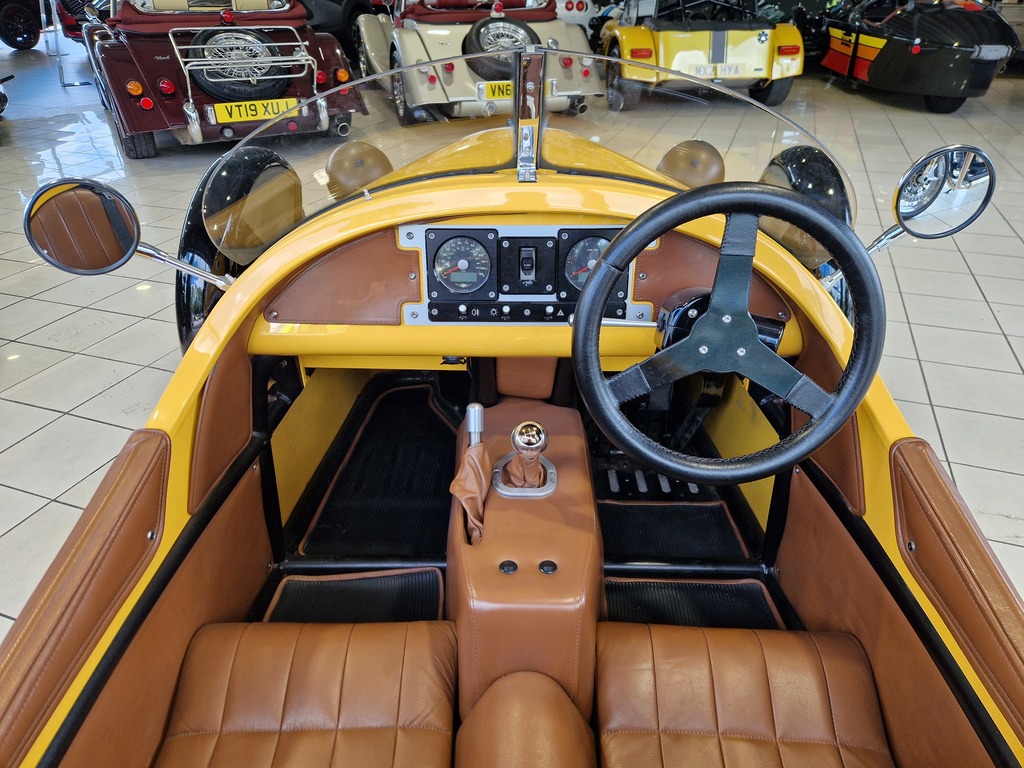 Morgan 3 Wheeler 2.0 V-twin Sport Yellow #2