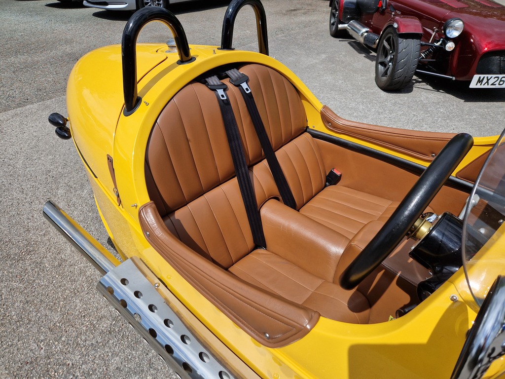 Morgan 3 Wheeler 2.0 V-twin Sport Yellow #4