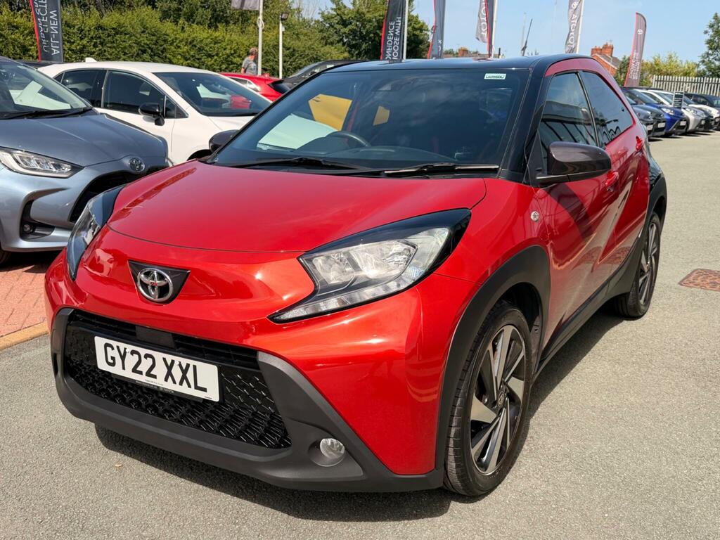 Toyota Aygo X 1.0 Vvt-i Edge GY22XXL Red #2