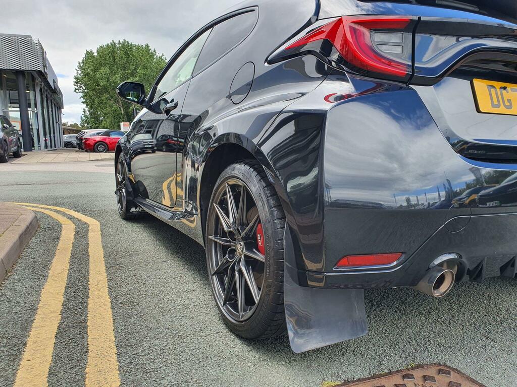 Toyota Yaris 1.6 Awd Circuit Pack Black #5