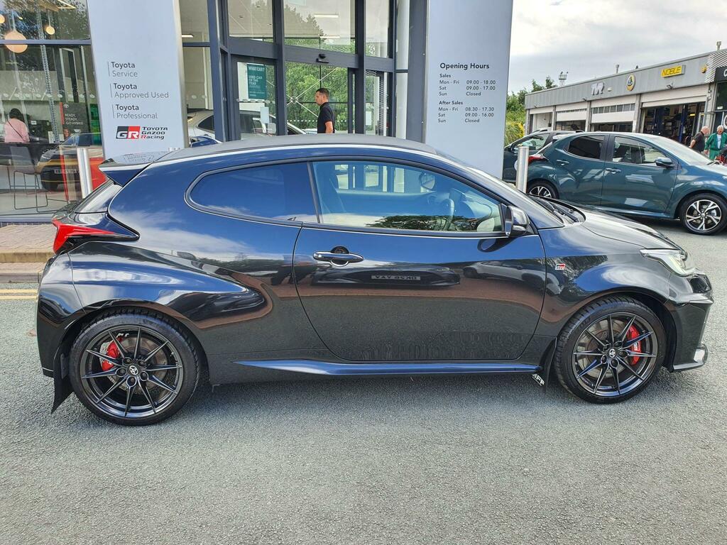 Toyota Yaris 1.6 Awd Circuit Pack Black #2