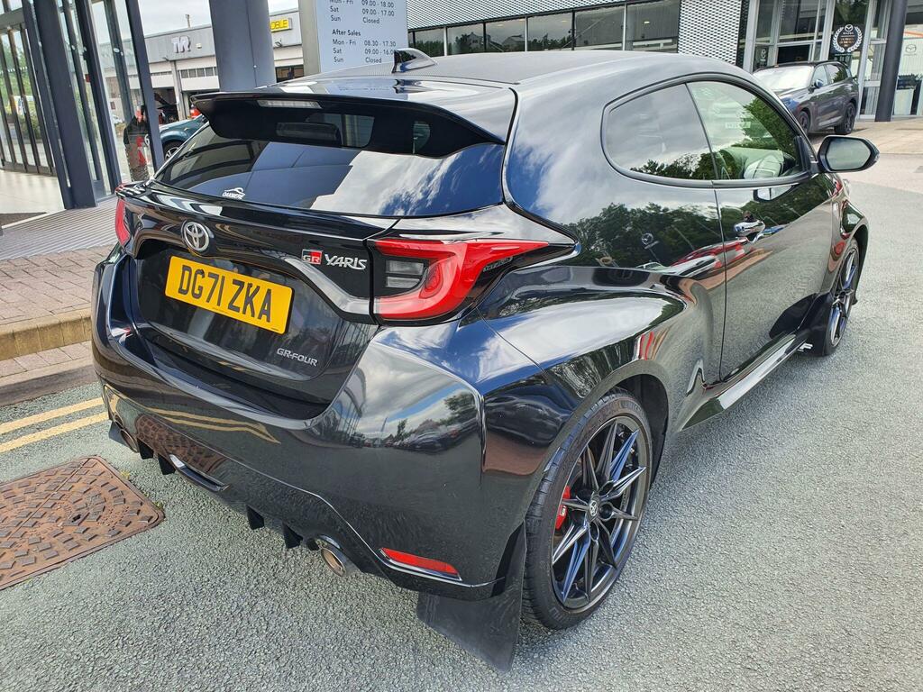 Toyota Yaris 1.6 Awd Circuit Pack Black #3