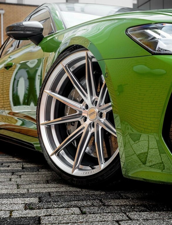 Audi RS6 Avant Estate Green