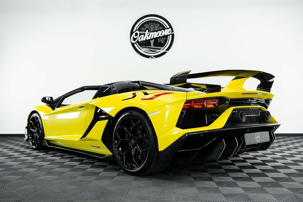 Lamborghini Aventador Convertible Yellow #6