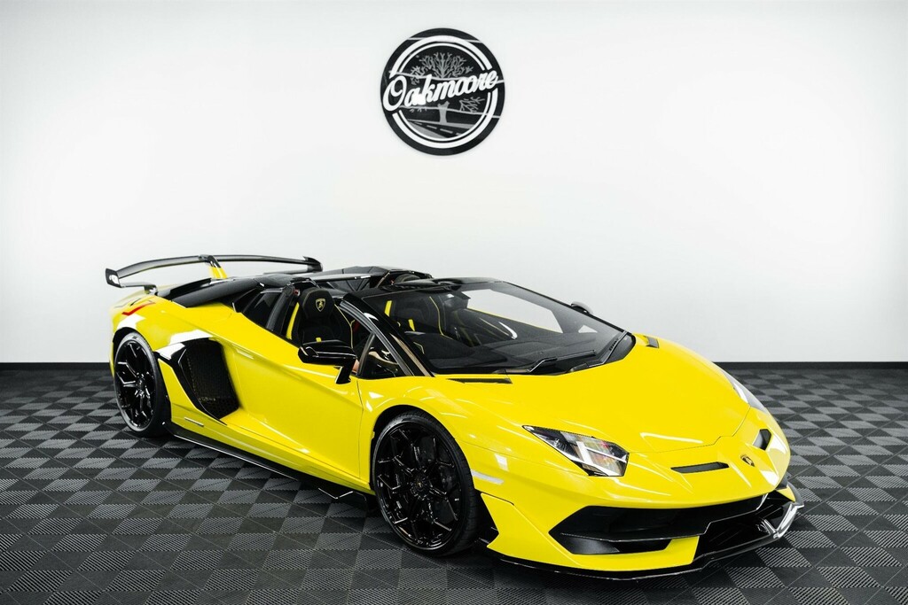 Lamborghini Aventador Convertible Yellow
