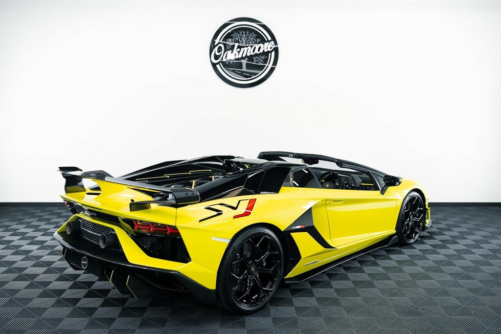 Lamborghini Aventador Convertible Yellow #4