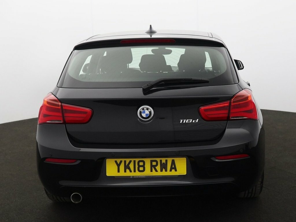 BMW 1 Series 2L Se Black #6