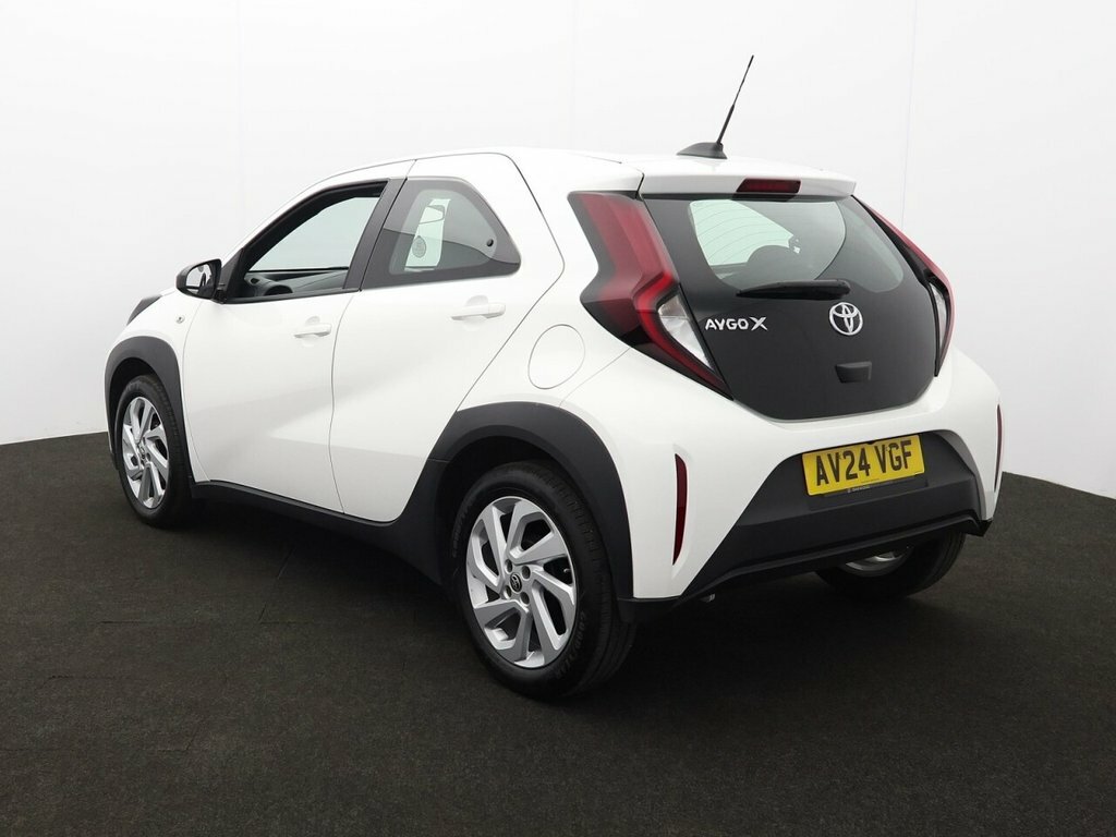 Toyota Aygo X 1L Pure AV24VGF White #5