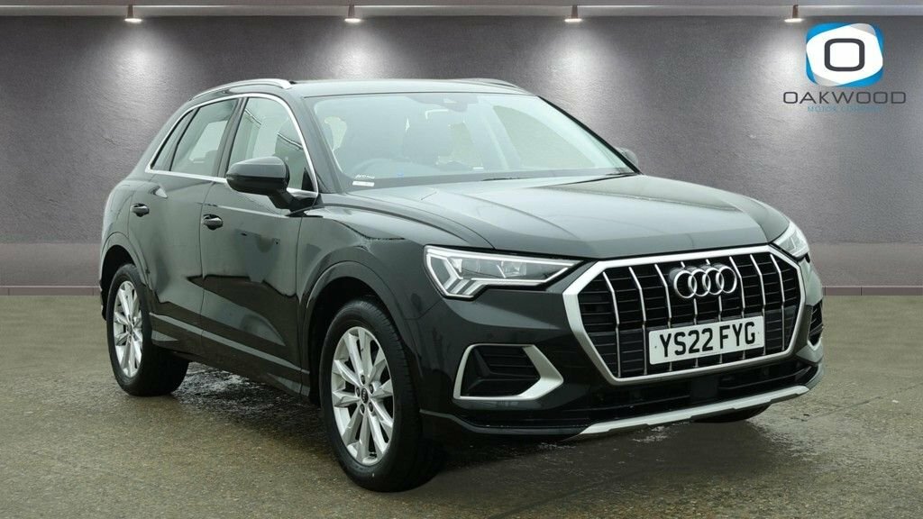 Audi Q3 1.5L Sport Black