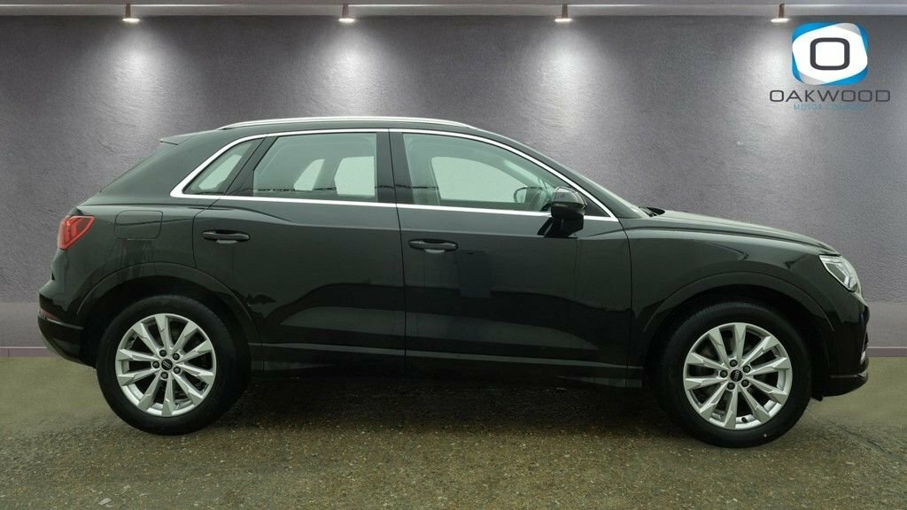 Audi Q3 1.5L Sport YS22FYG Black #5