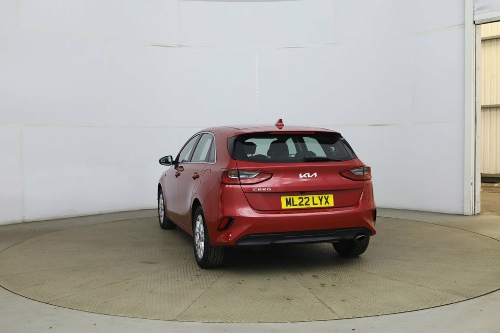 Kia Ceed 1L 2 Red #5