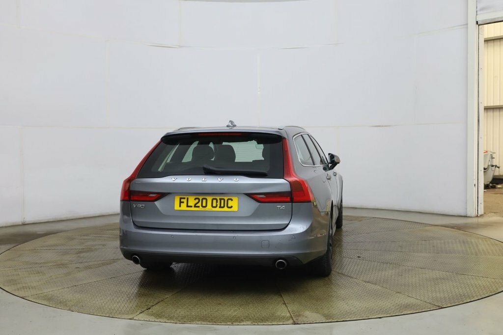 Volvo V90 2L Momentum Plus Grey #4