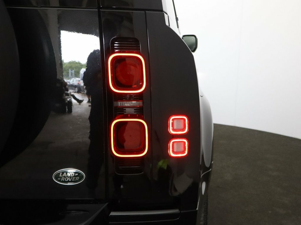 Land Rover Defender 130 3.0 D300 X-dynamic Hse 130 8 Seat Estat Black #74