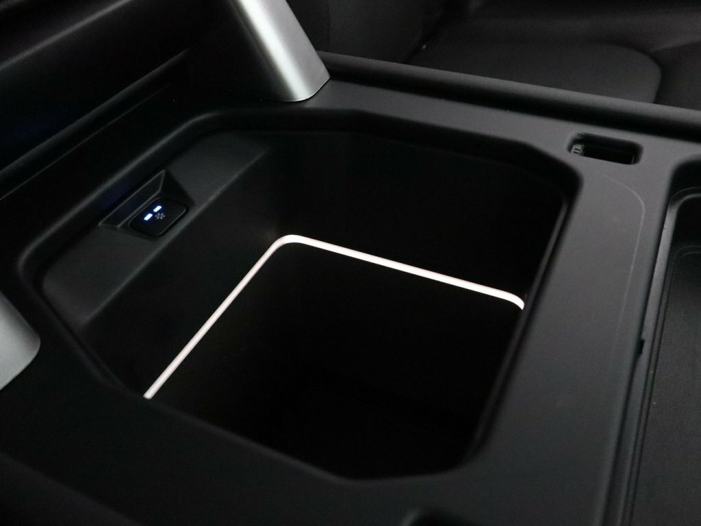 Land Rover Defender 130 3.0 D300 X-dynamic Hse 130 8 Seat Estat Black #22