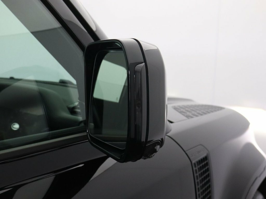 Land Rover Defender 130 3.0 D300 X-dynamic Hse 130 8 Seat Estat Black #64