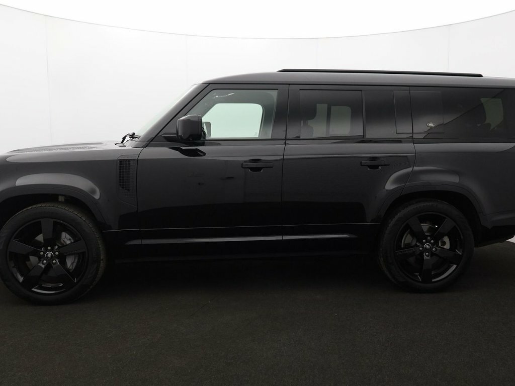 Land Rover Defender 130 3L X-dynamic Hse Black #4