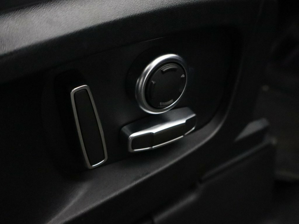 Land Rover Defender 130 3.0 D300 X-dynamic Hse 130 8 Seat Estat Black #57